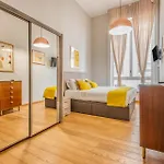 4 Pax Luxury Duomo San Babila Milano