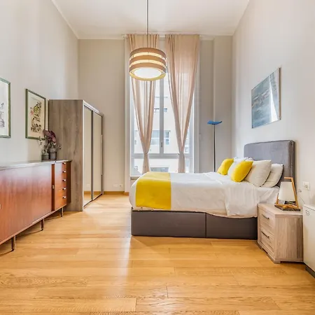 4 Pax Luxury Duomo San Babila Appartement Milaan