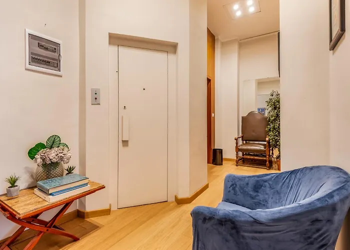4 Pax Luxury Duomo San Babila Apartment Mailand