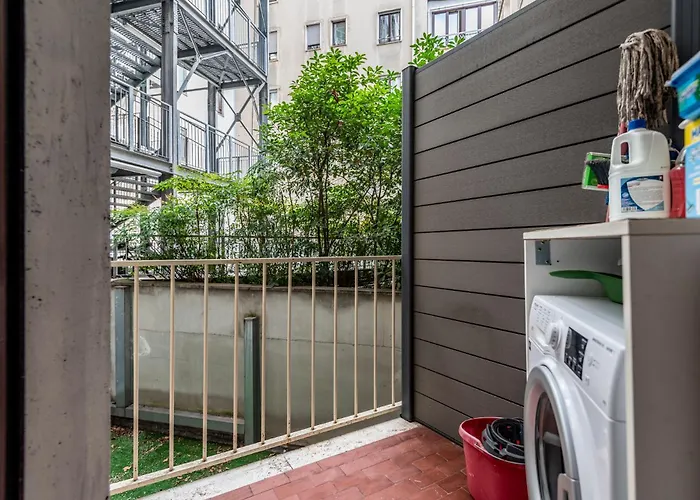 4 Pax Luxury Duomo San Babila Apartment Mailand